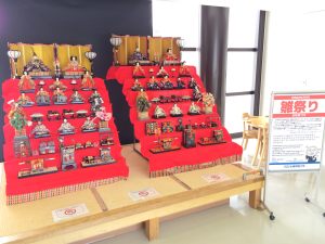 展示された雛飾り