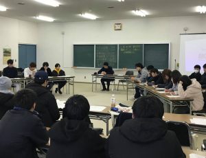 法学部主催ディベート大会（1年生）