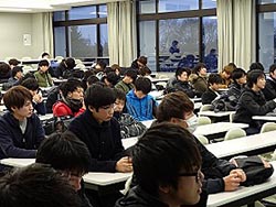 学外活動報告会を開催