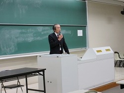 経済学部講話「就職に向けて大学で準備すること」