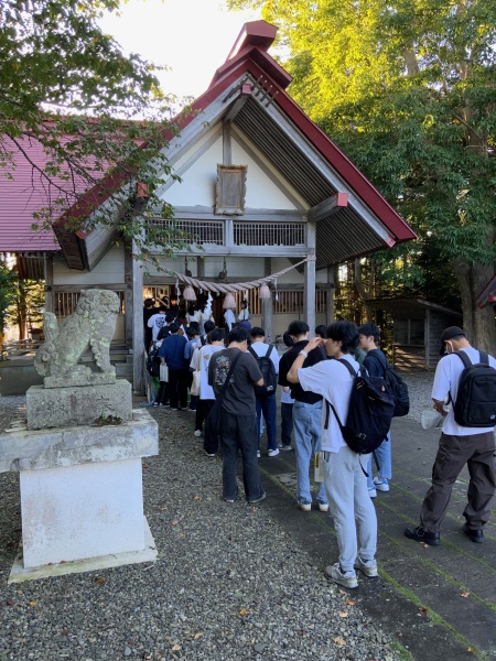 「標津番屋屏風」と同じ位置にある標津神社