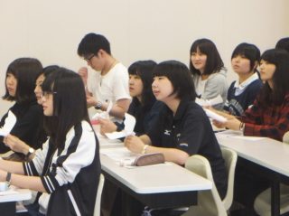 学校現場から新卒教師に求められるもの　4年生「教職実践演習」より