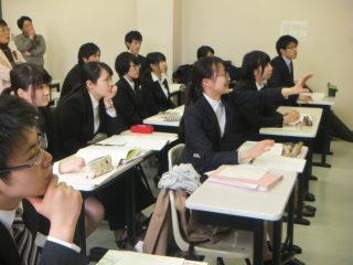 教育実習事前指導の様子を振り返ります