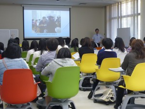 学科説明会。本学科の学びの特徴をお話ししました。