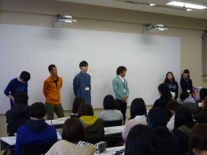 先輩学生から挨拶。学内で見かけたら声をかけて頼ってください。