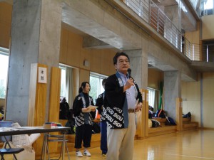 —人文学部小林学部長から開会の挨拶。