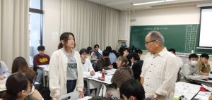 ゲスト講師の模擬授業の様子