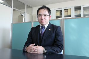 高田耕平弁護士